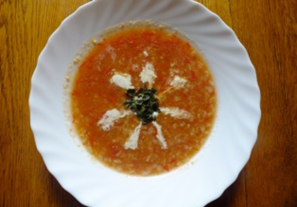 Błyskawiczna zupa z pomidorów koktajlowych foto
