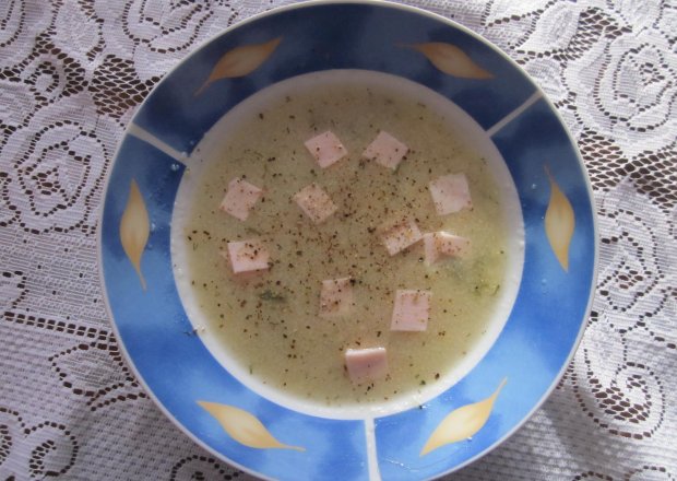 Fotografia przedstawiająca Błyskawiczna zupa