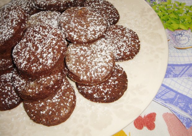 Fotografia przedstawiająca Błyskawiczne ciasteczka kawowo-kakaowe