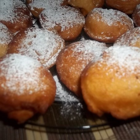 Krok 4 - Błyskawiczne pączki z jogurtem greckim foto