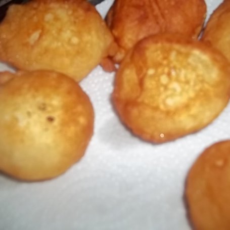 Krok 3 - Błyskawiczne pączki z jogurtem greckim foto