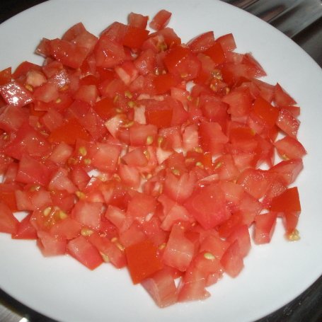 Krok 1 - Bób z pomidorami w sosie czosnkowym foto