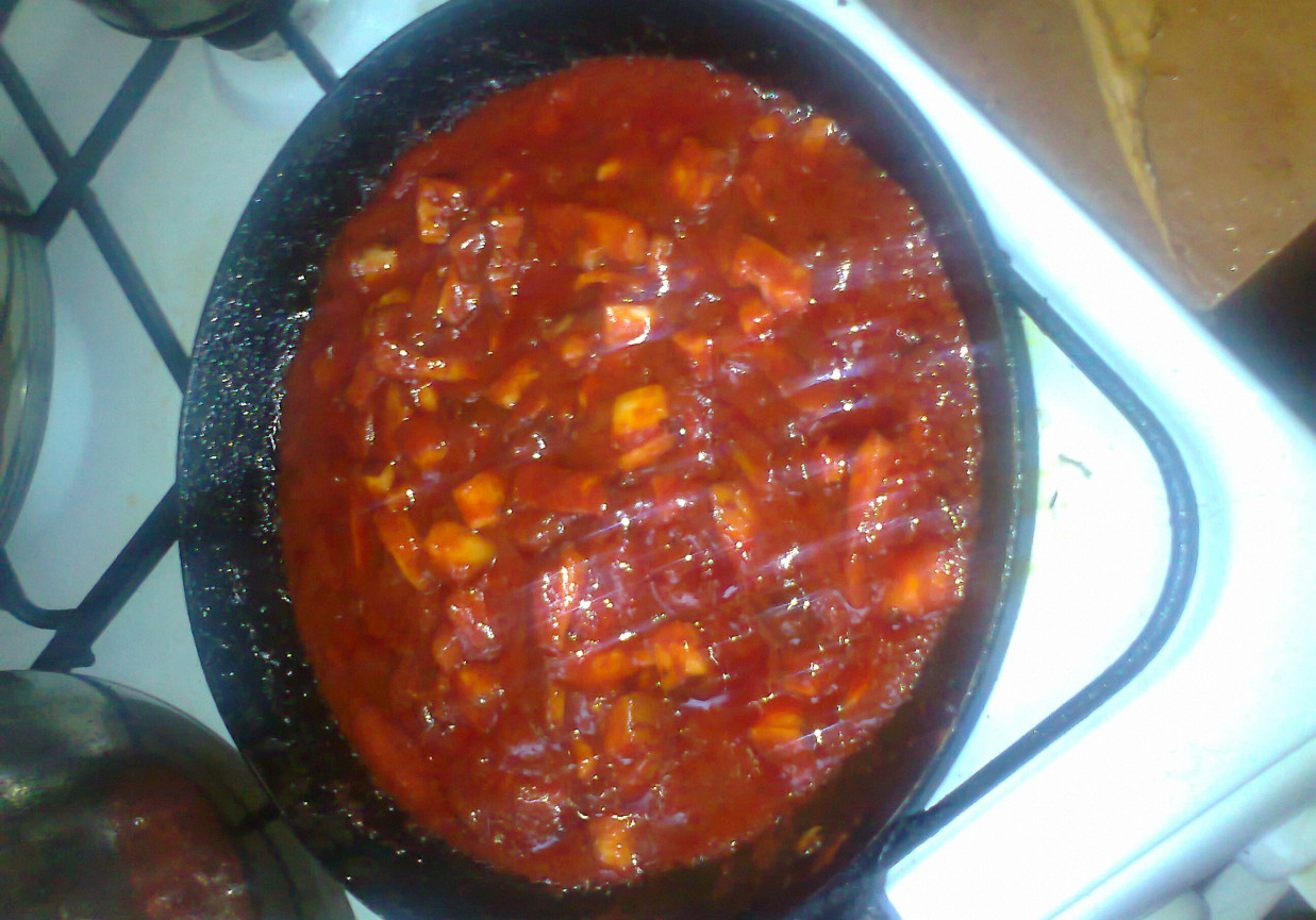 boczek duszony z konentratem pomidorowym do fasolki po bretońsku foto