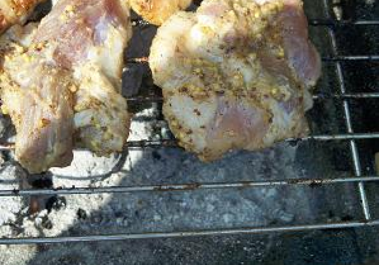 Boczek z grilla w marynacie musztardowej foto