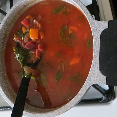 Krok 4 - Botwinka z batatem na mleku kokosowym foto