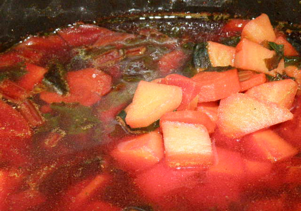 Botwinka z pomidorami i szczawiem foto