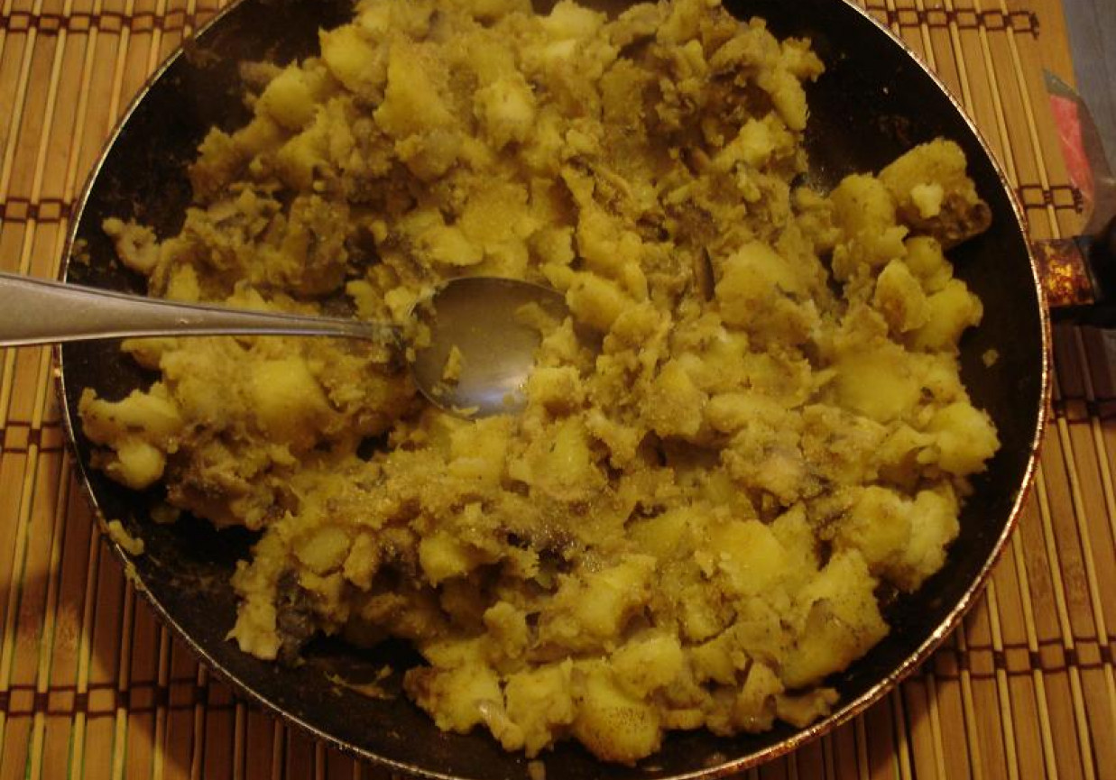 BRATKARTOFLE- zasmażane ziemniaki foto