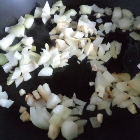 Krok 2 - Brązowy ryż z warzywami na patelnię i pestkami dyni :) foto