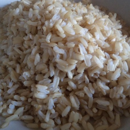 Krok 4 - Brązowy ryż z warzywami na patelnię i pestkami dyni :) foto