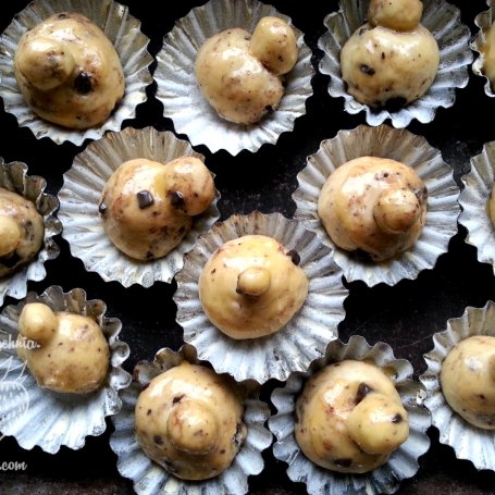 Krok 10 - Brioche, brioszki z gorzką czekoladą foto