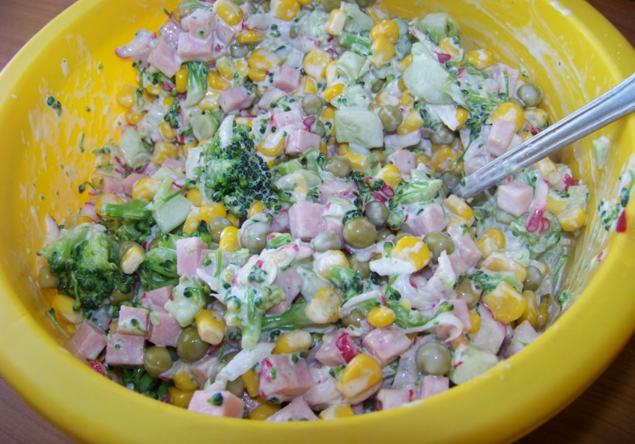 Brokułowa sałatka na szybko według Agi foto