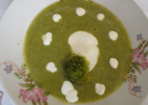 Fotografia przedstawiająca Brokułowa zupa krem