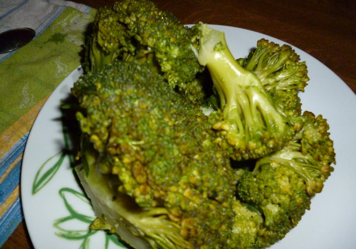 Brokuły w maśle czosnkowym foto