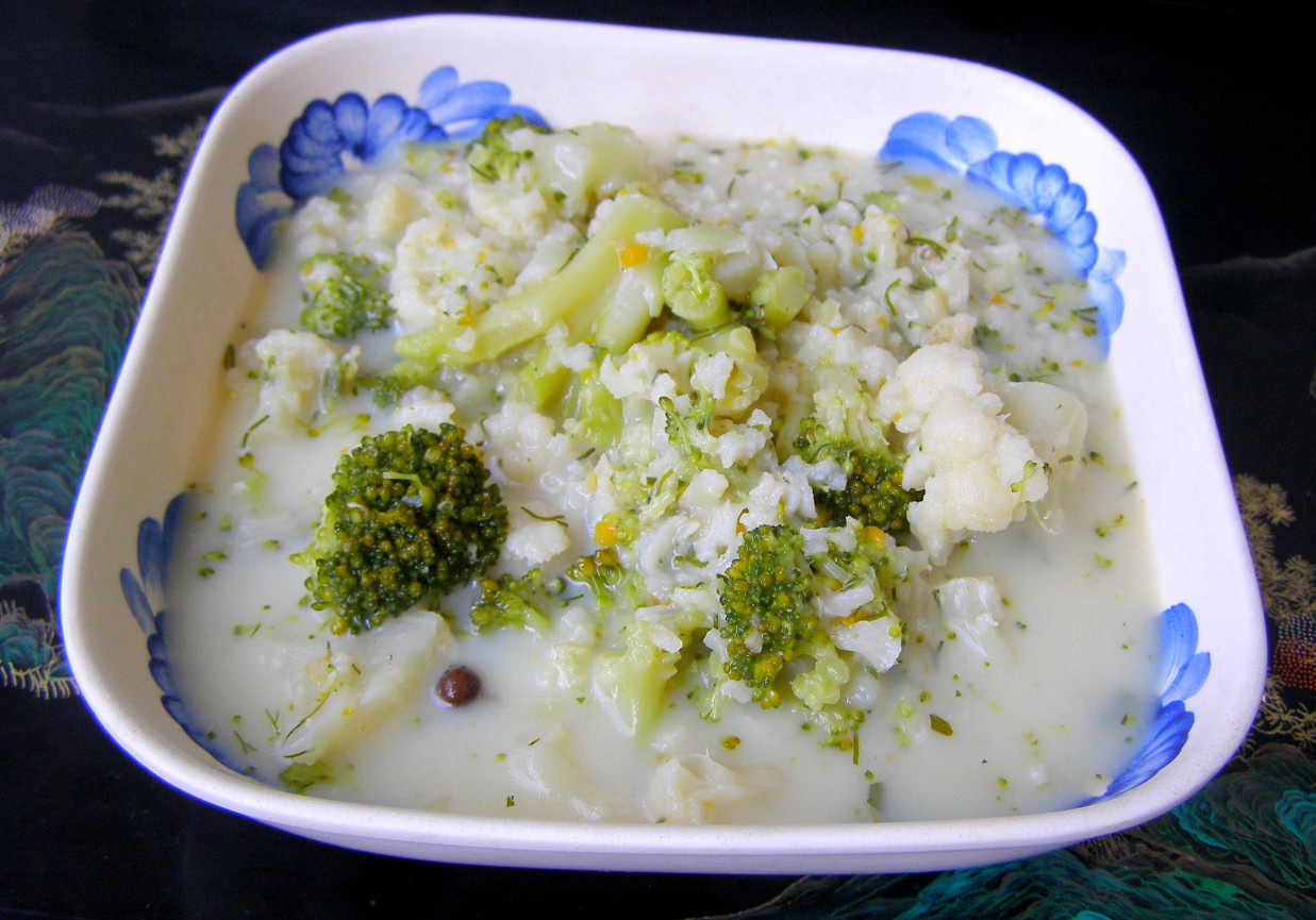 brokuły,kalafior,ryż,masło,mleko=pyszna letnia zupa... foto