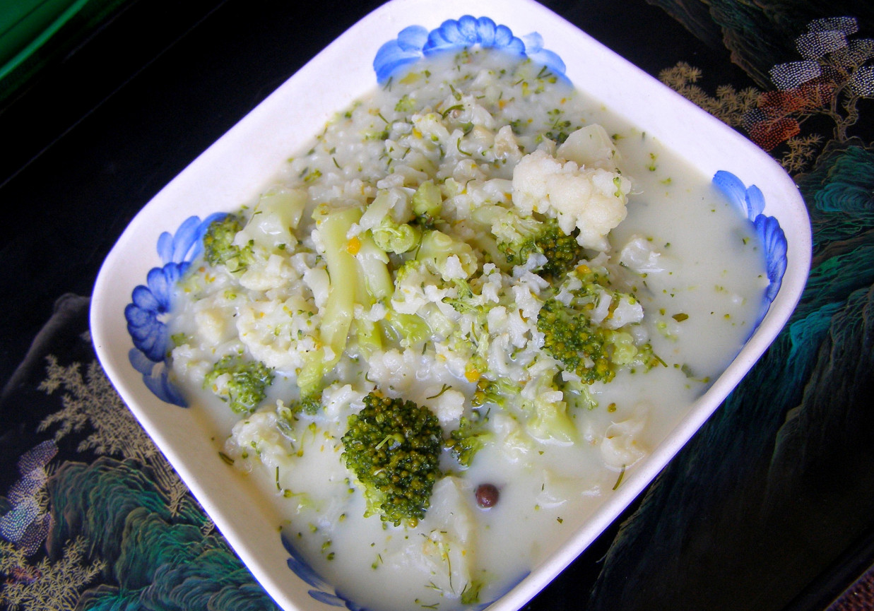 brokuły,kalafior,ryż,masło,mleko=pyszna letnia zupa... foto