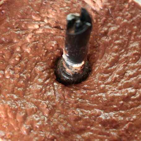 Krok 2 - Brownie z czerwonej fasoli z bananem i masłem orzechowym foto