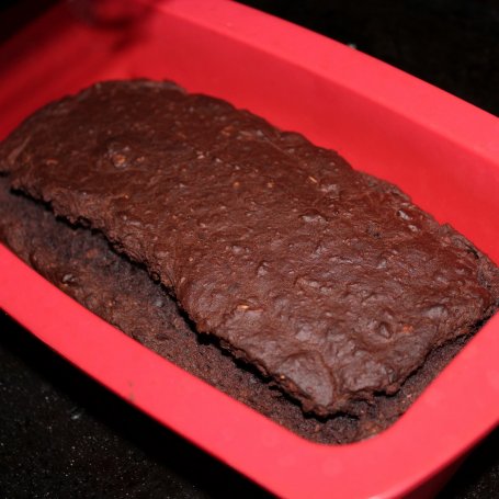 Krok 3 - Brownie z czerwonej fasoli z bananem i masłem orzechowym foto