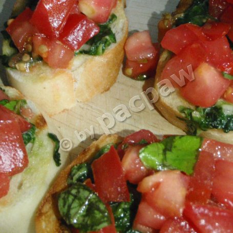 Krok 12 - Bruschetta szpinakowo-pomidorowa z olejem lnianym foto