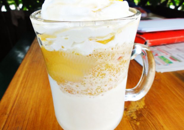 Fotografia przedstawiająca Brzoskwiniowa kawa na zimno wg Łukasza