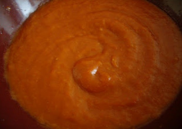 Fotografia przedstawiająca Brzoskwiniowo - nektarynkowy sos BBQ