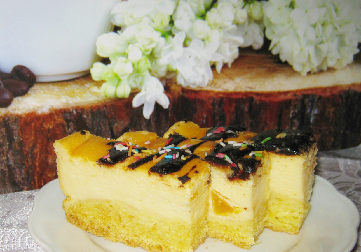 Brzoskwiniowy sernik foto