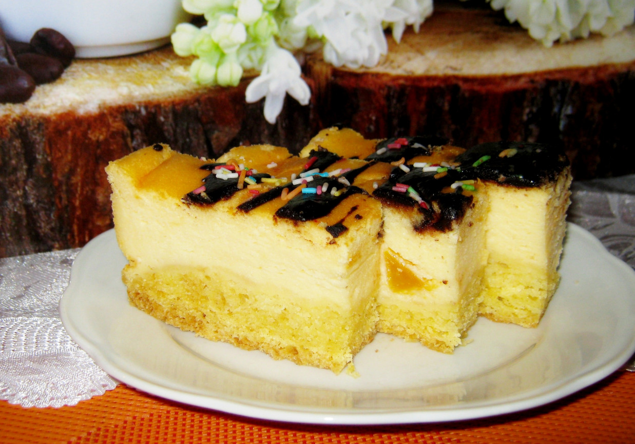 Brzoskwiniowy sernik foto