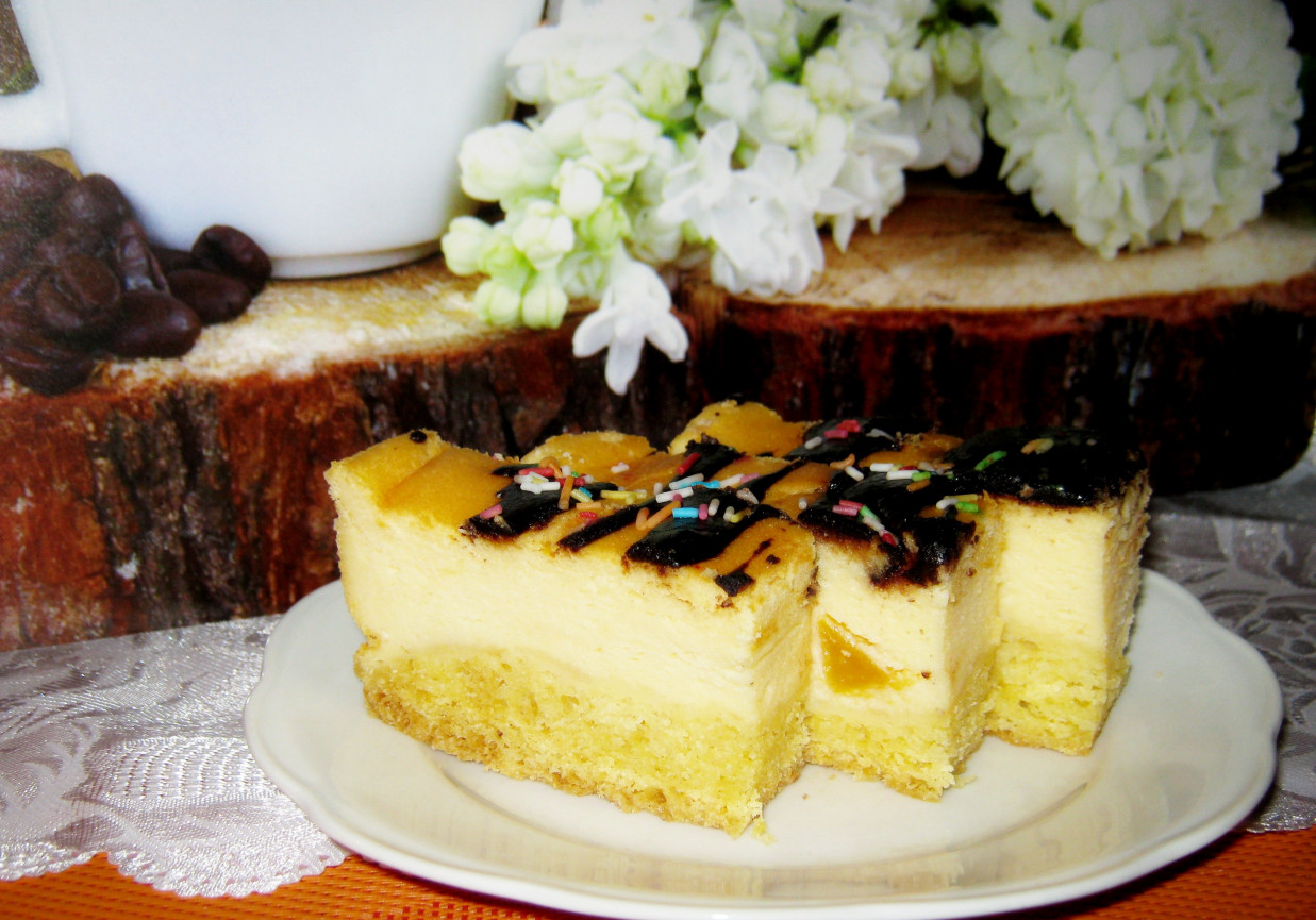 Brzoskwiniowy sernik foto