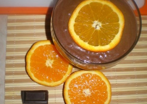 Fotografia przedstawiająca Budyń czekoladowo-pomarańczowy