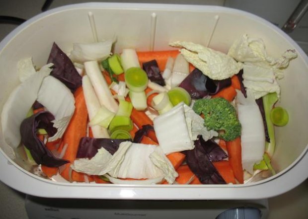 Fotografia przedstawiająca Bukiet warzyw na parze
