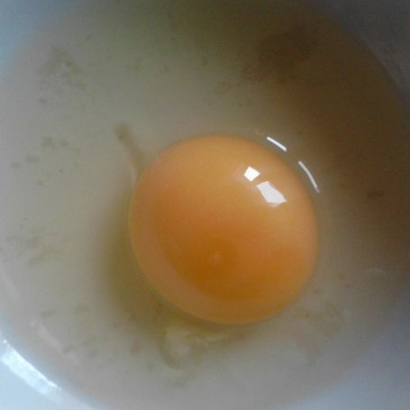 Krok 1 - Bułeczka w jajeczku foto