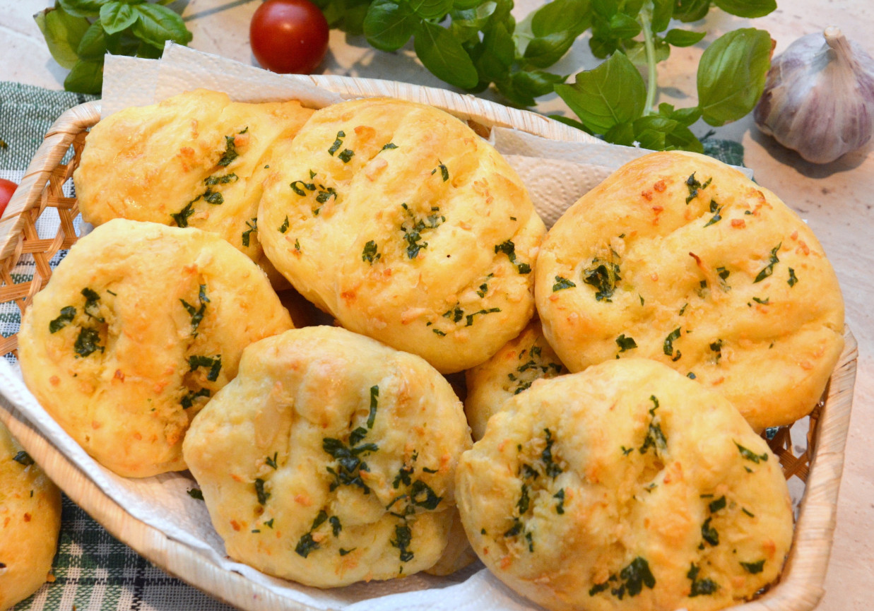Bułeczki czosnkowe foto