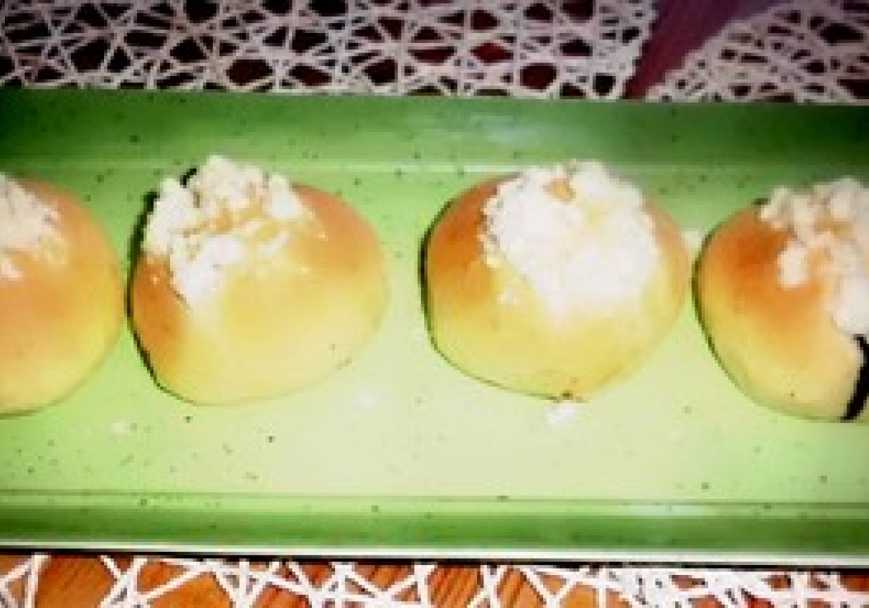 Bułeczki drożdżowe z jagodami foto