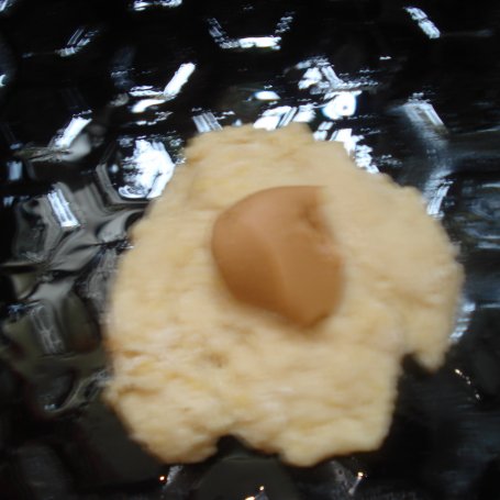 Krok 5 - Bułeczki drożdżowe z masłem orzechowym foto