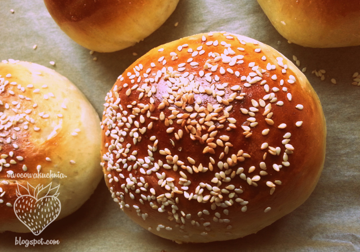 Bułeczki hamburgerowe z sezamem foto
