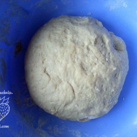 Krok 3 - Bułeczki hamburgerowe z sezamem foto