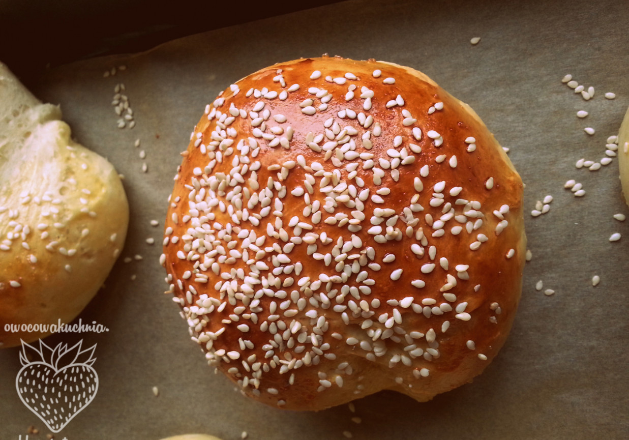 Bułeczki hamburgerowe z sezamem foto