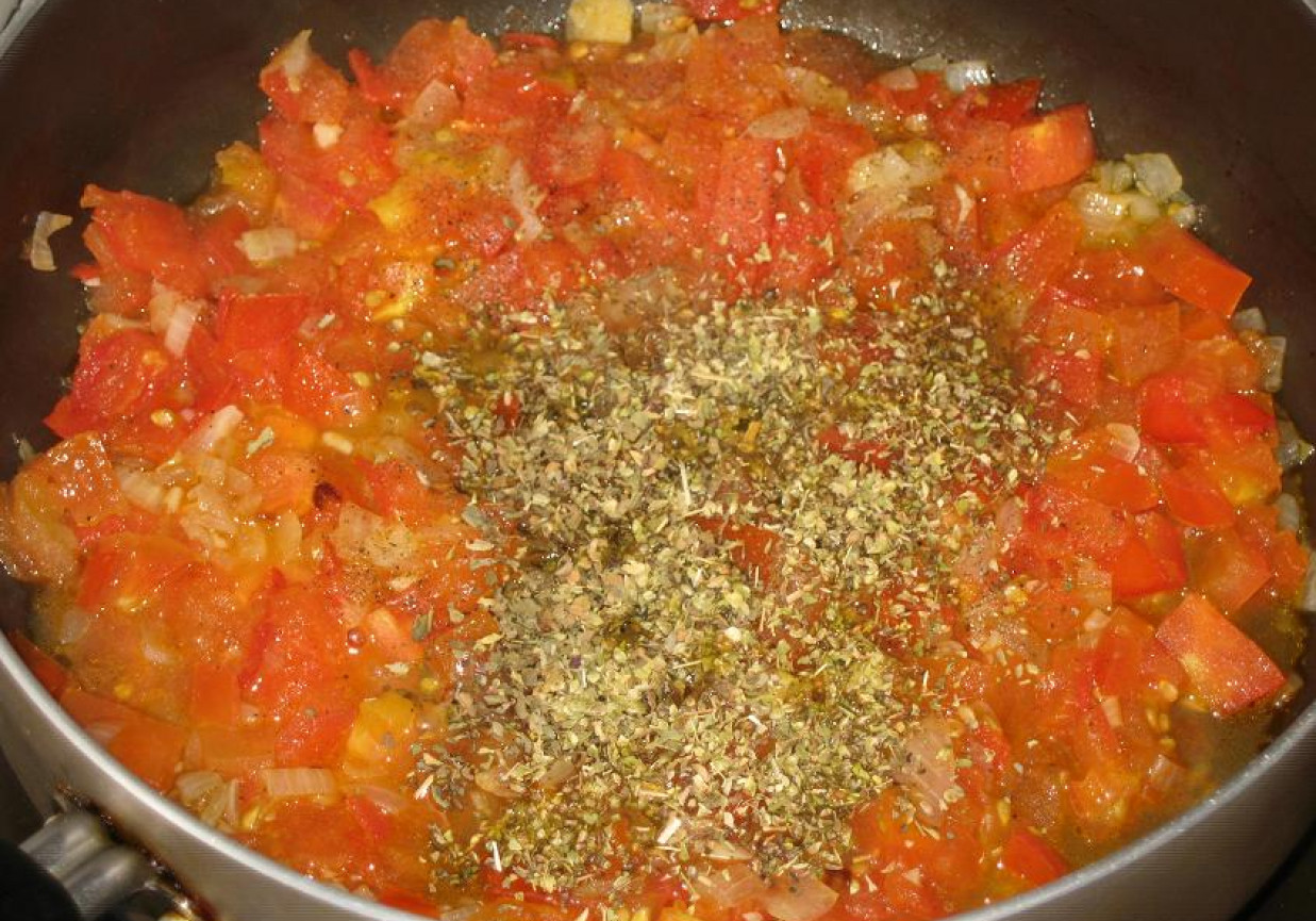 Bułeczki slimaczki z pomidorami foto