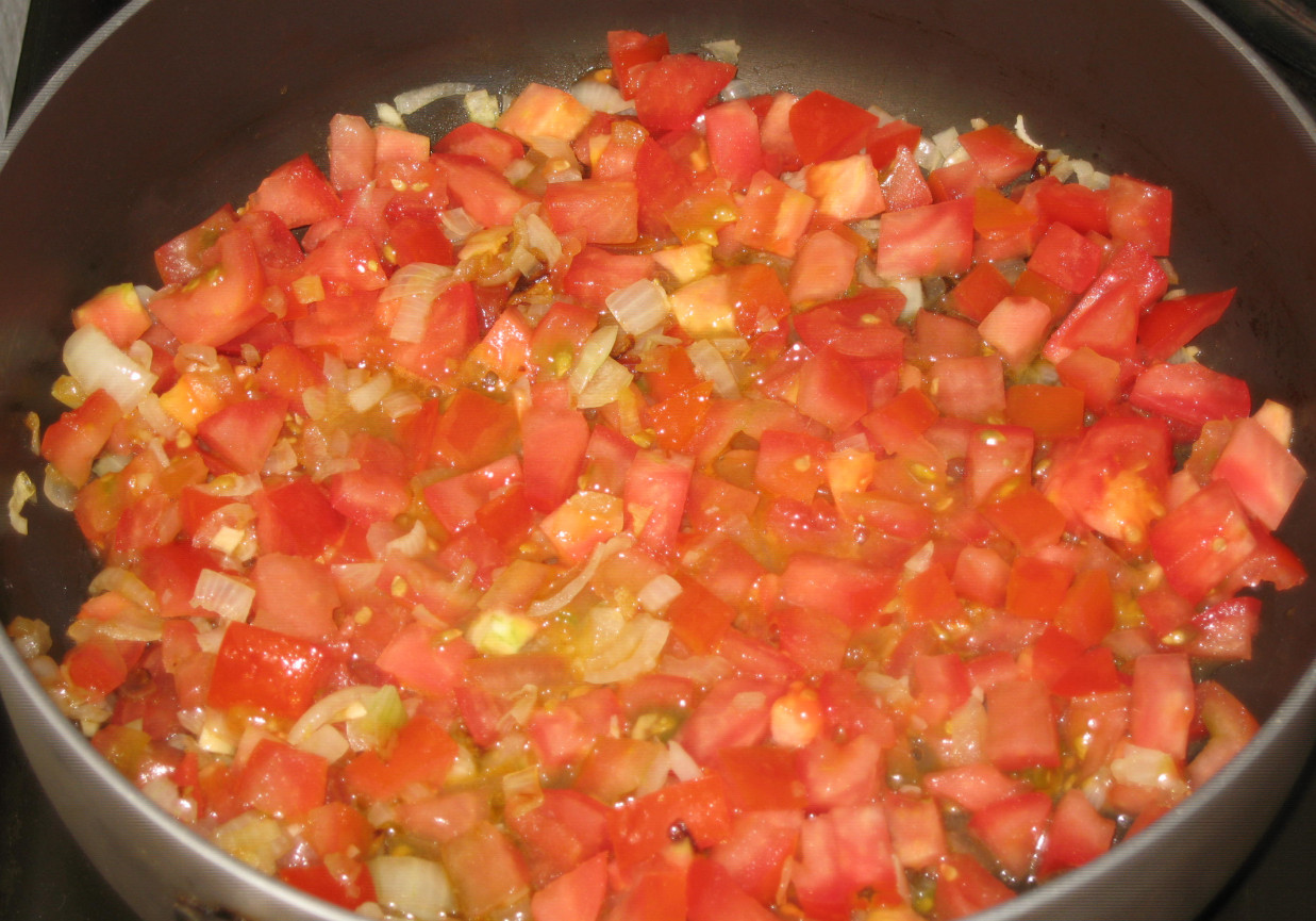 Bułeczki slimaczki z pomidorami foto