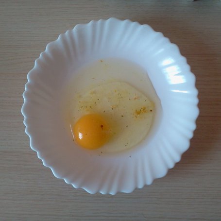 Krok 1 - Bułeczki smażone w jajku z żółtym serem foto