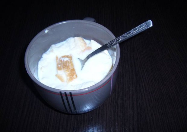 Fotografia przedstawiająca Bułeczkowa zupa mleczna.