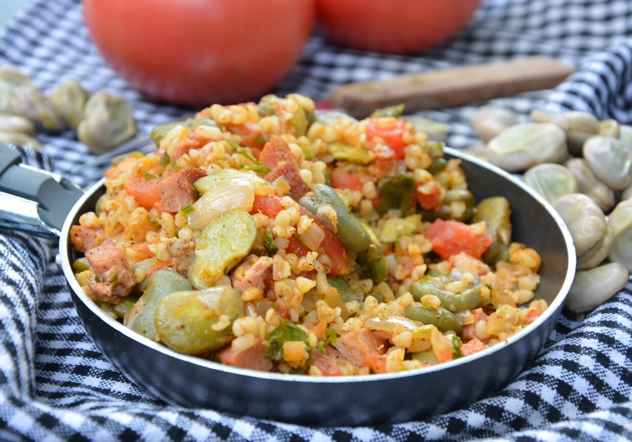 Bulgur z bobem i pomidorami foto
