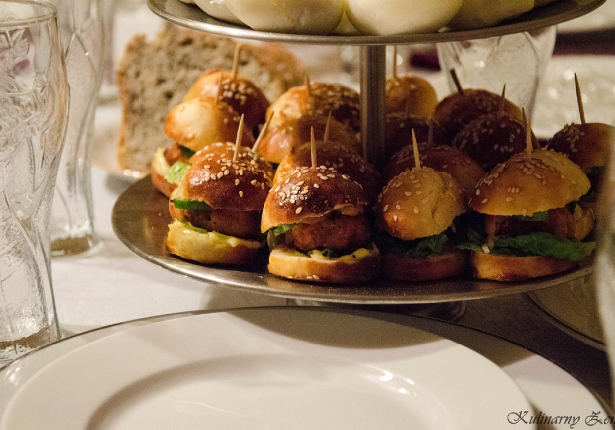 Bułka hamburgerowa + mini fishburgery foto