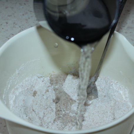 Krok 1 - Bułki pszenno-orkiszowe z parmezanem i oregano foto