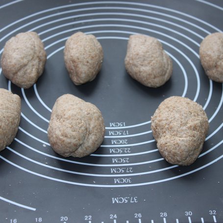 Krok 3 - Bułki pszenno-orkiszowe z parmezanem i oregano foto