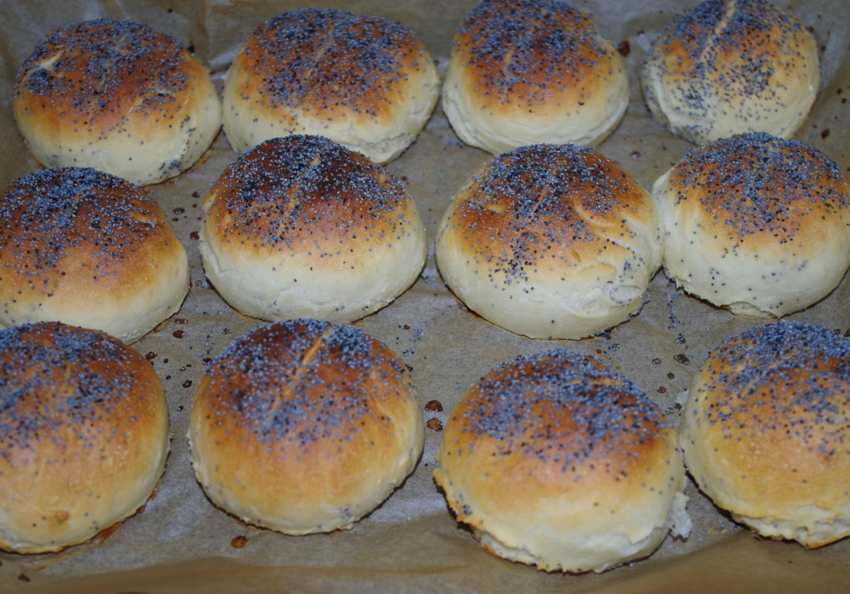 Bułki z makiem (z dodatkiem kefiru) foto