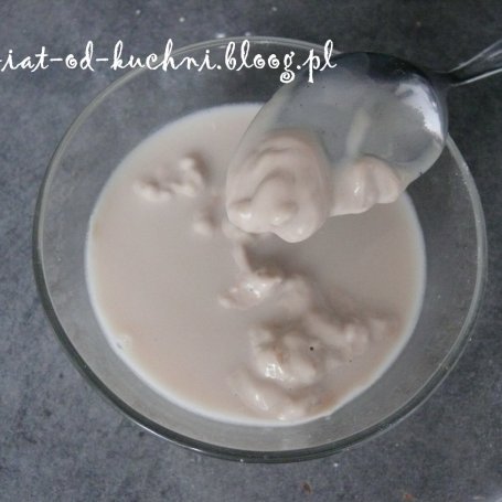 Krok 1 - Bułki z otrębami owsianymi na kwaśnym mleku foto