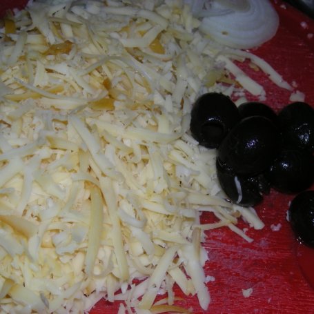 Krok 1 - bułki z serem i oliwkami foto