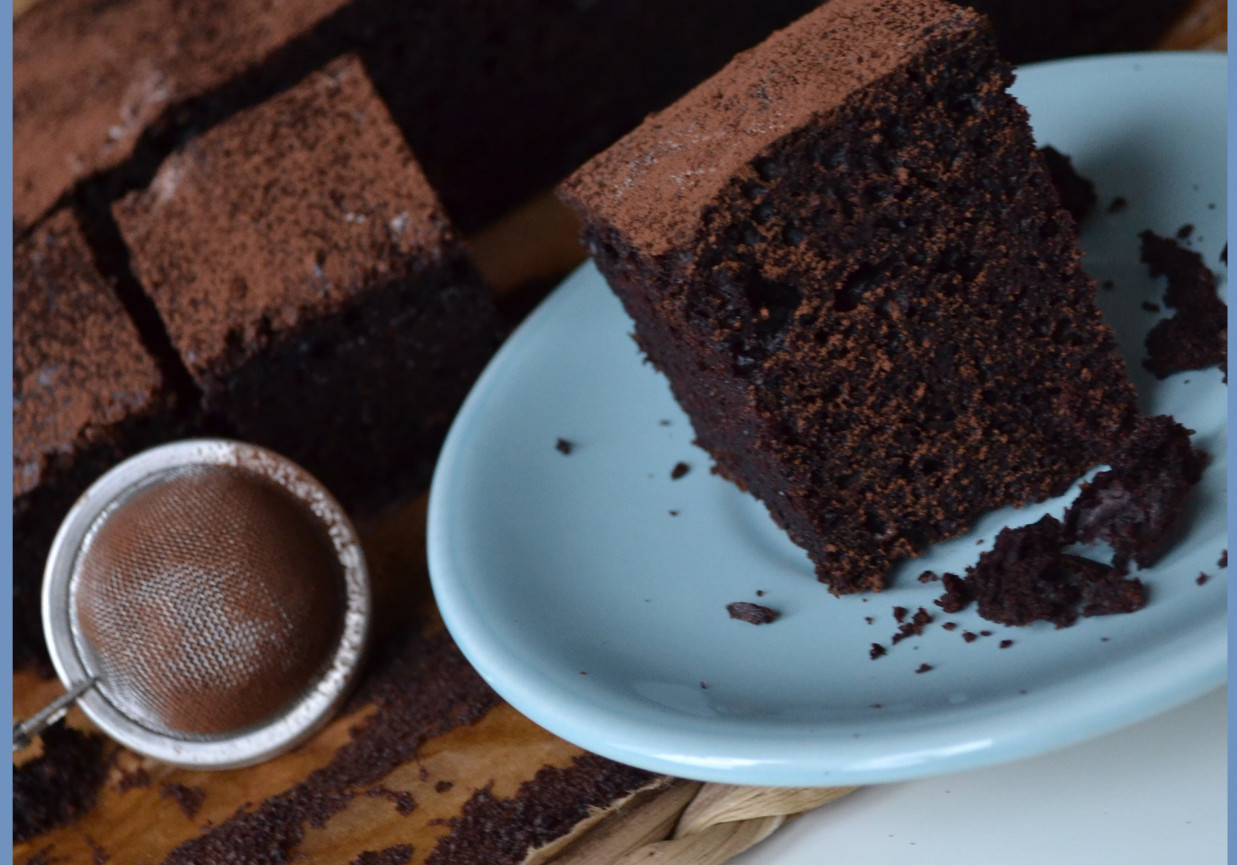 buraczano-czekoladowe ciasto foto