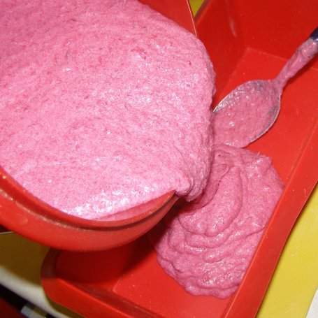 Krok 3 - buraczkowe ciasto przekładane dżemem... foto