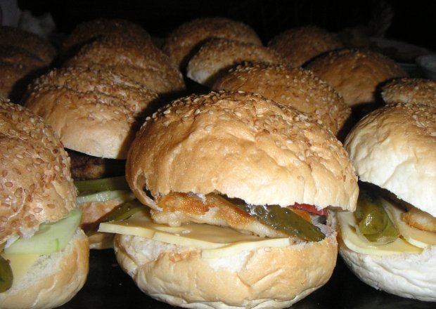 Fotografia przedstawiająca Burger rybny